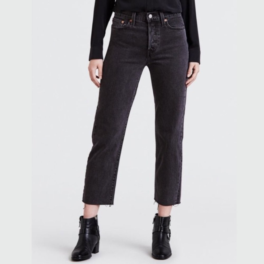 Levi's Premium Wedgie Straight Jeans High Rise Raw Hem Black Washed Pant sz 30